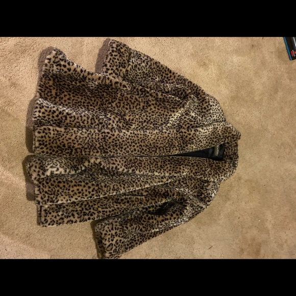 Monterey Fashions leopard print fur coat - Picture 3 of 4